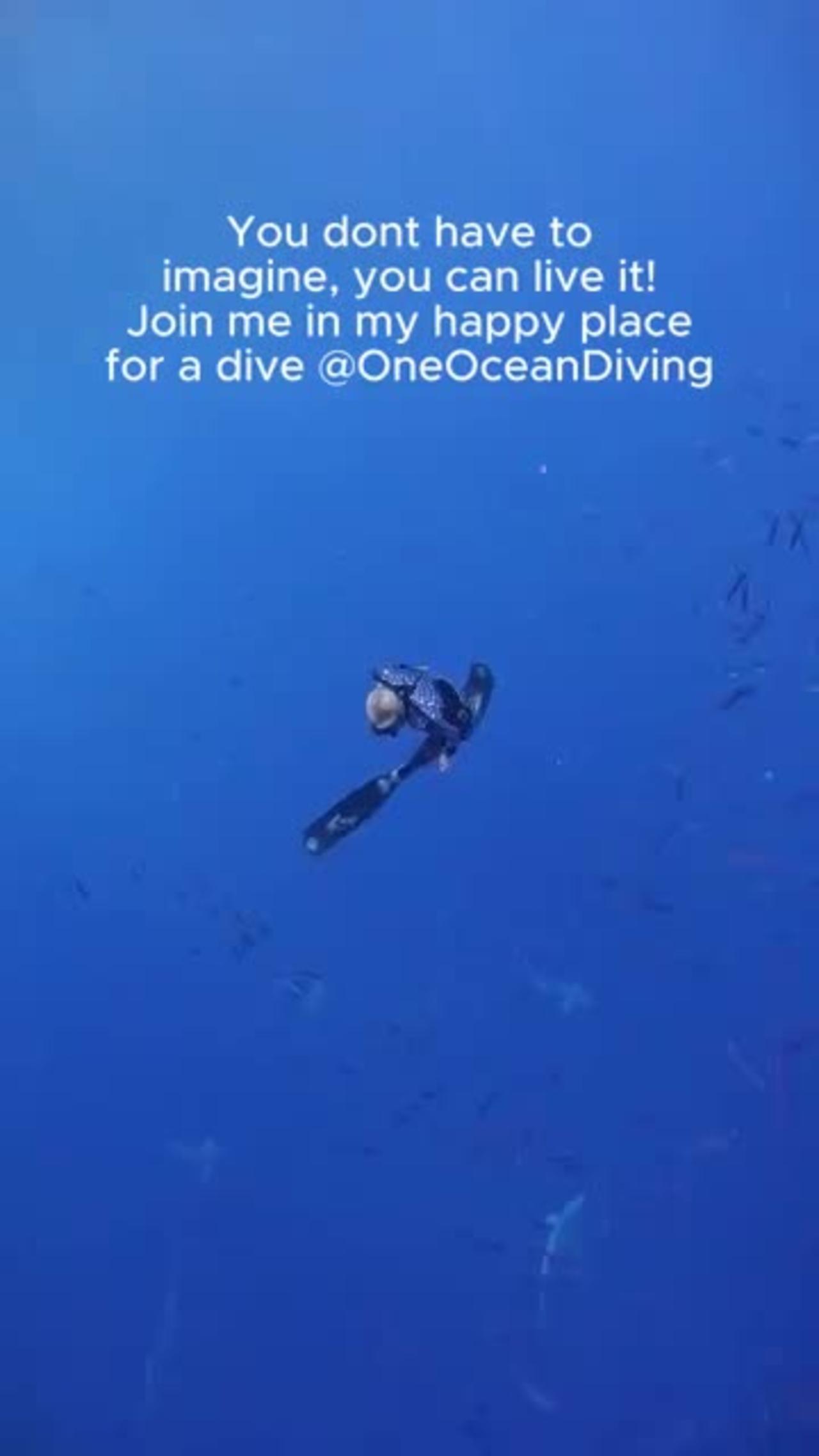 Dancing in the deep ocean 💙