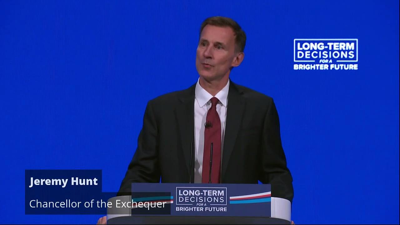 Hunt confirms plans to increase the national living wage