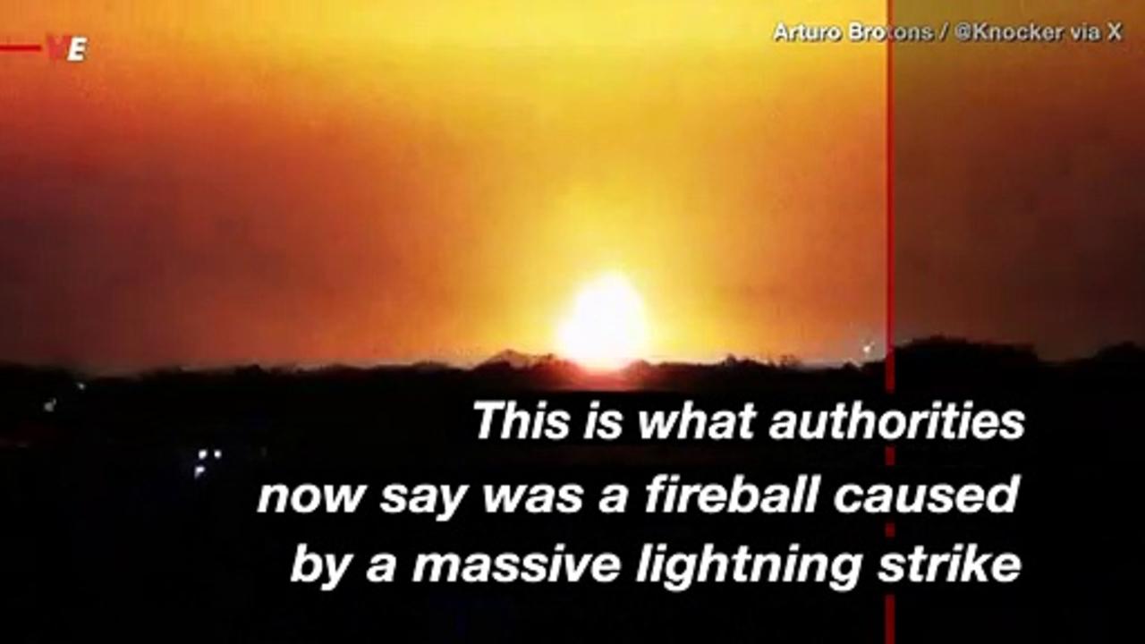 Must See! Huge Fireball Erupts After Biogas Container Is Struck by Lightning