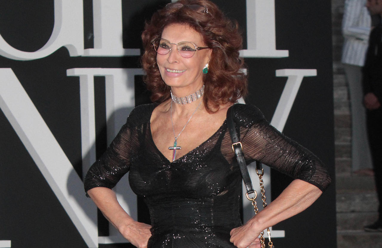 Sophia Loren's recovery from her fall is 'going well'