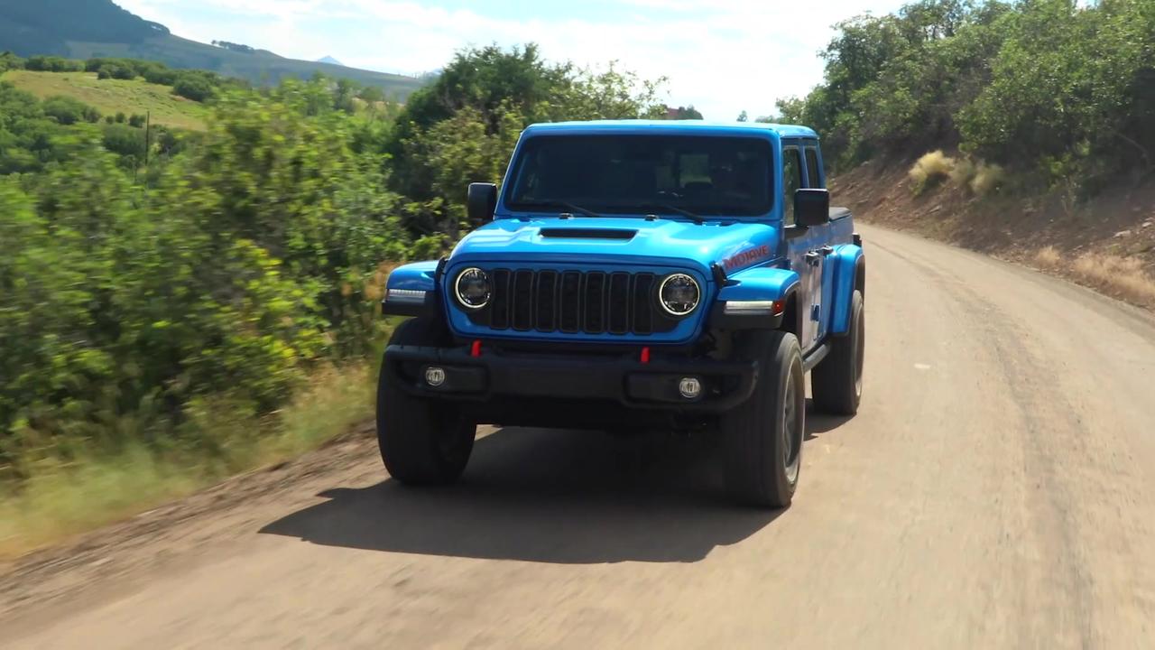 2024 Jeep® Gladiator Mojave X Driving Video