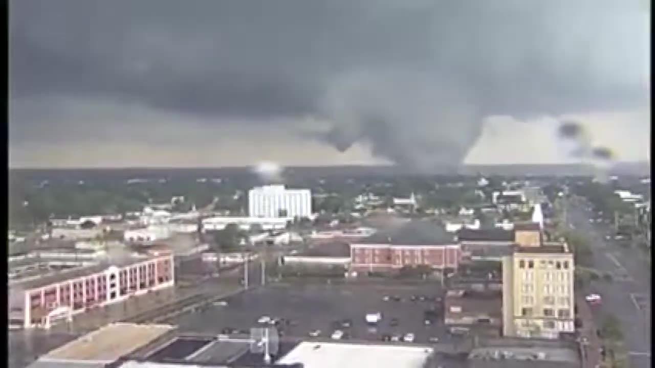 April 27, 2011: Tower camera footage of tornado in Tuscaloosa, Alabama
