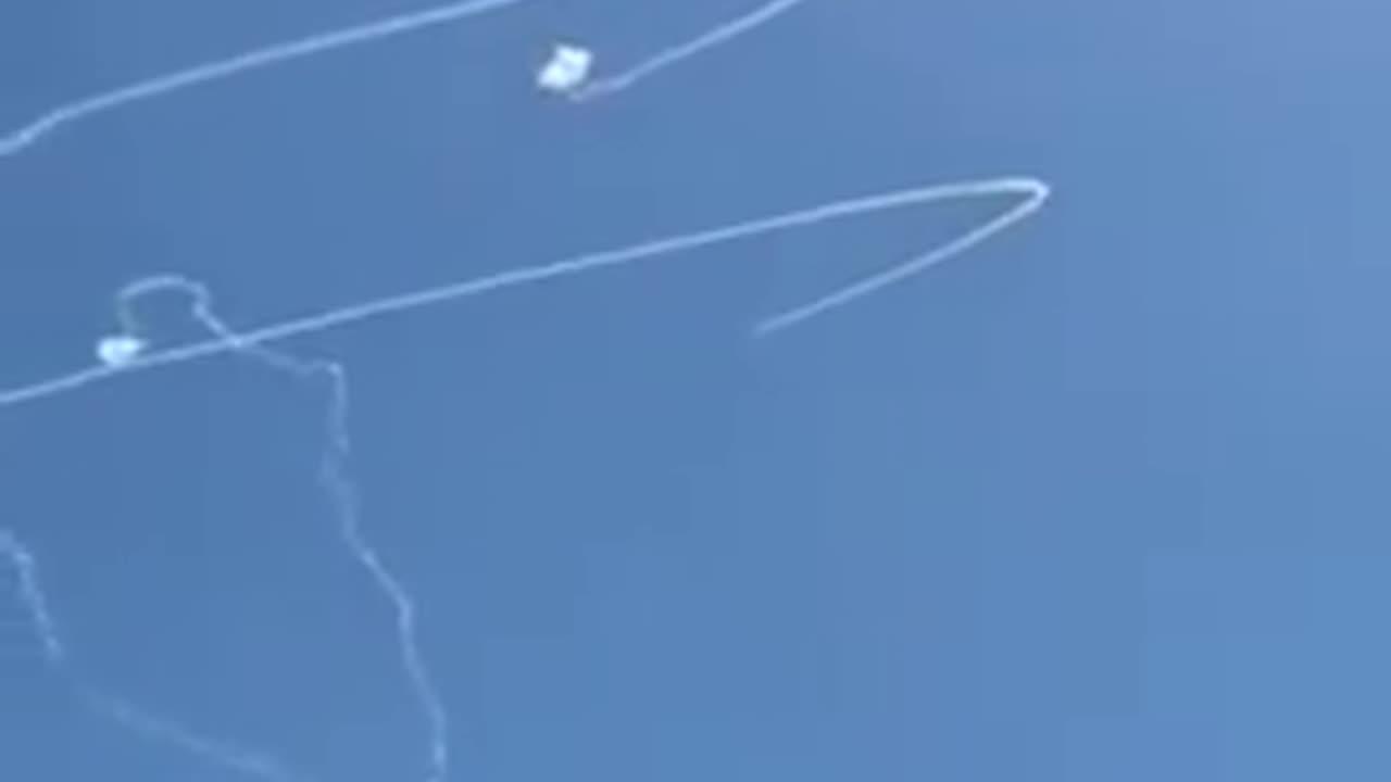 🇮🇱 Footage of the Israeli "Iron Dome" air defense system is circulating on the Internet