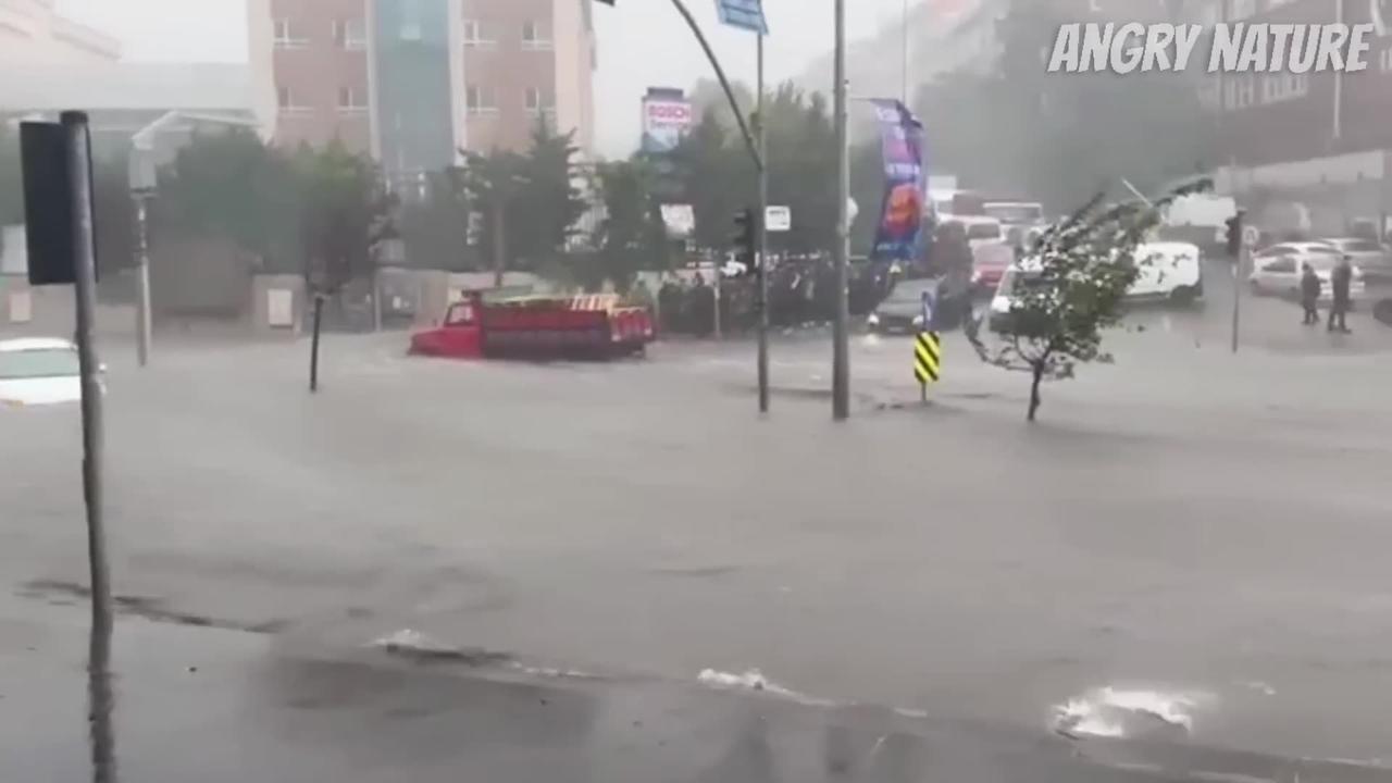 10 Mother Nature Angry Caught On Camera - Amazing Monster Flash Flood_ Landslide_ Lightning Strikes