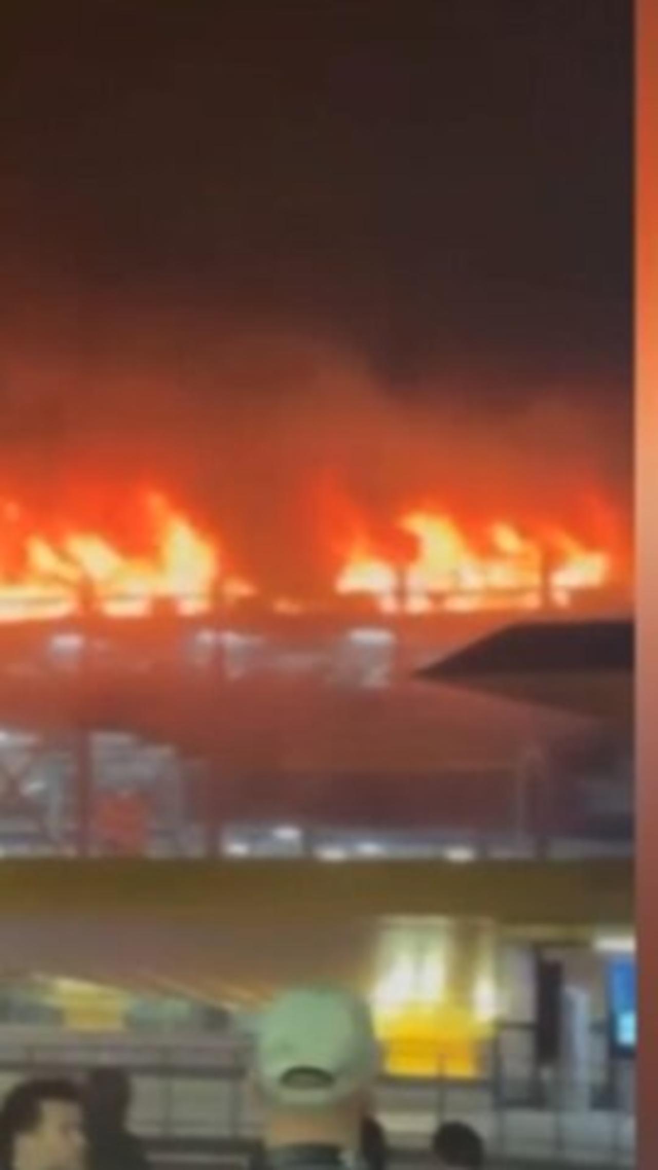 Luton Airport Fire #uk #london #luton #airport #fire