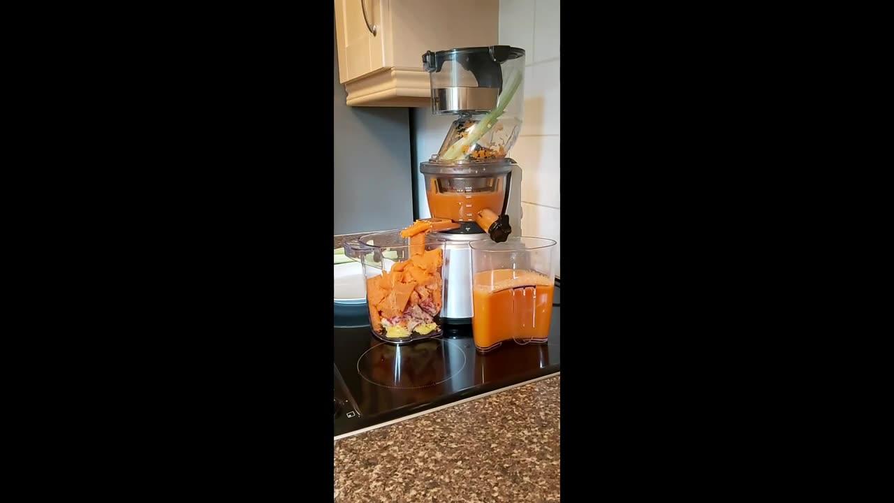 Sage SJS700SIL The Big Squeeze Slow Juicer One News Page VIDEO
