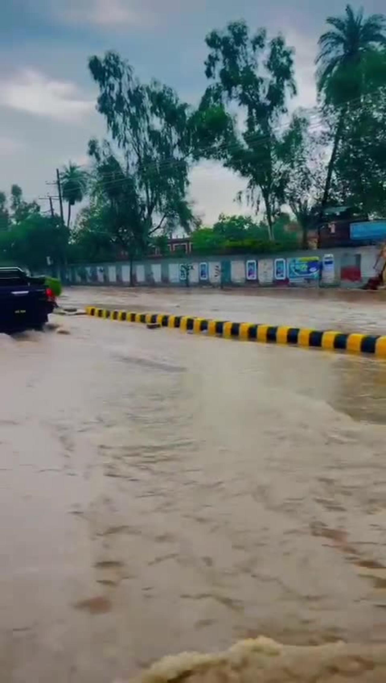 Sargodha ma hoye bot Taz Barish