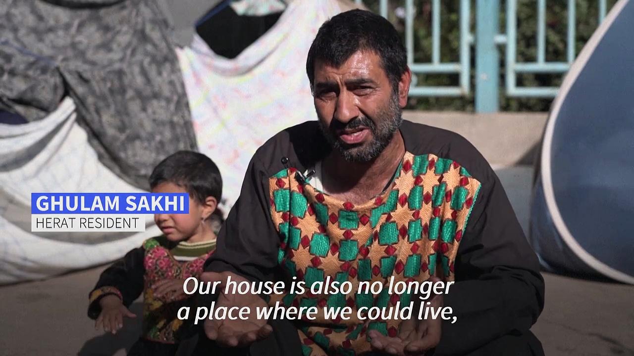 Fearful of new earthquakes, Afghans are living in tents