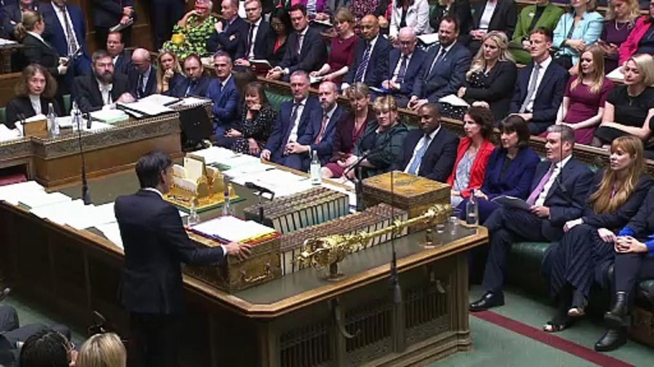 Keir Starmer confronts PM on delay to ban no-fault evictions