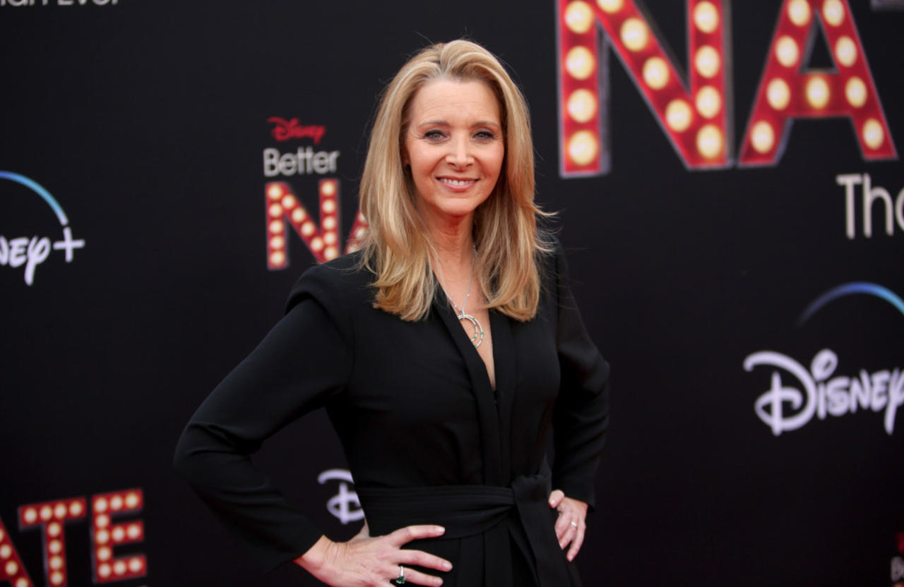Lisa Kudrow is said to be 'considering' adopting the late Matthew Perry's beloved dog Alfred