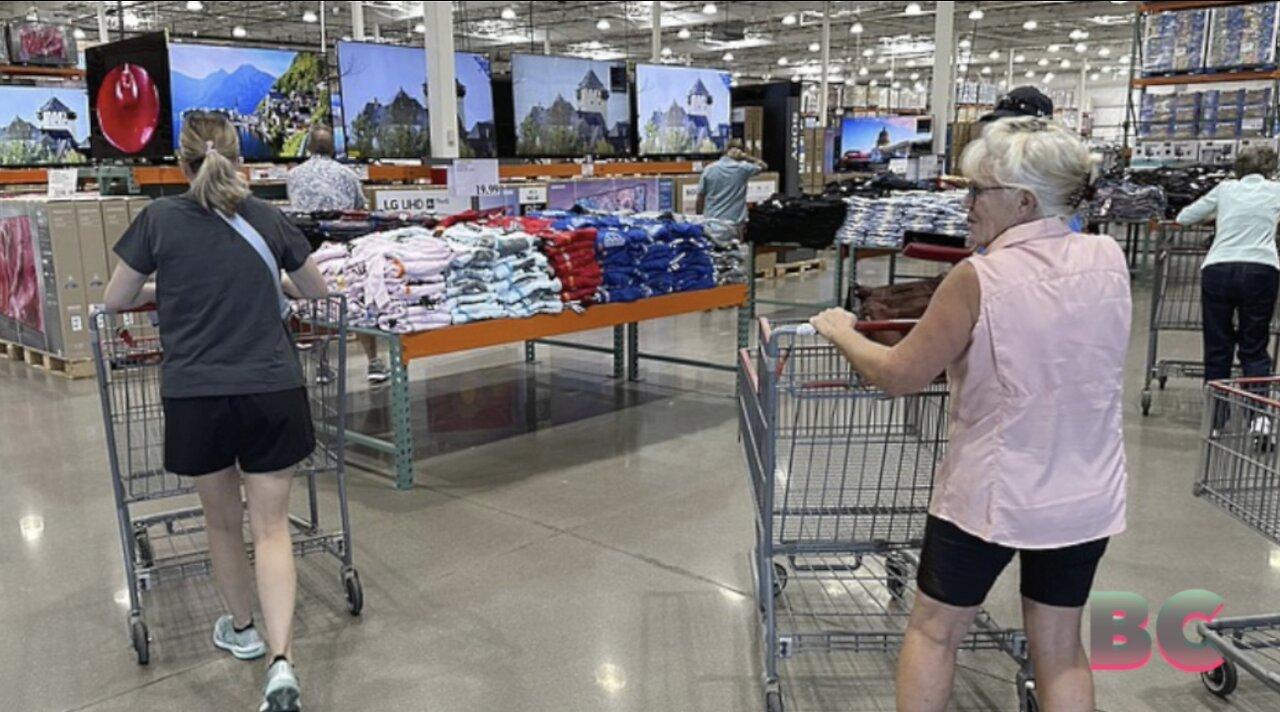 US consumers keep spending despite high prices