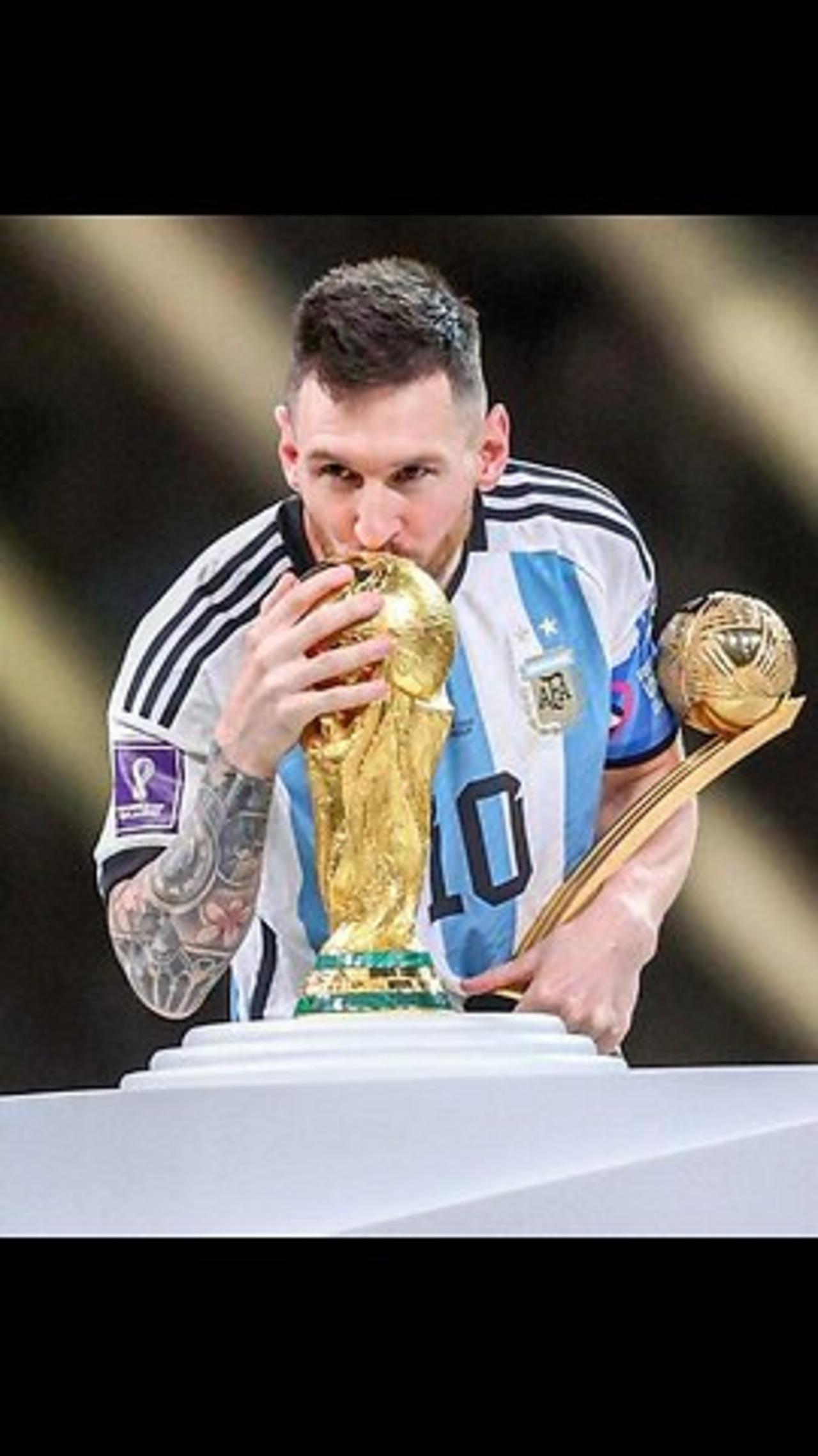 Lionel Messi wins his 8th ballon d'or,