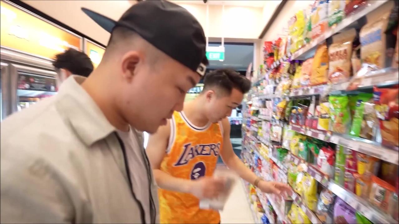 Episode 3 - Best Foods at 7-ELEVEN in Singapore - part 1