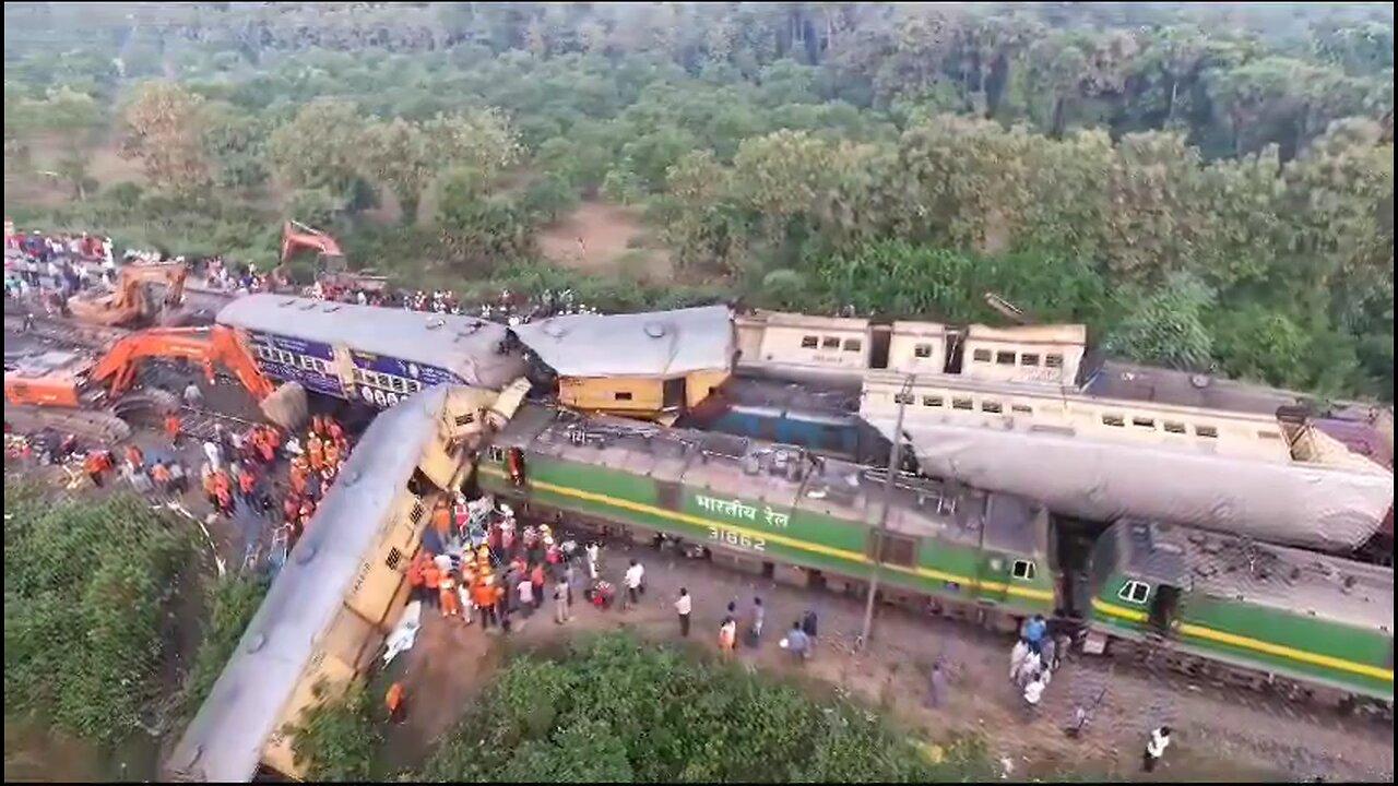 Train Accident In Kantakapalli Near - One News Page Video