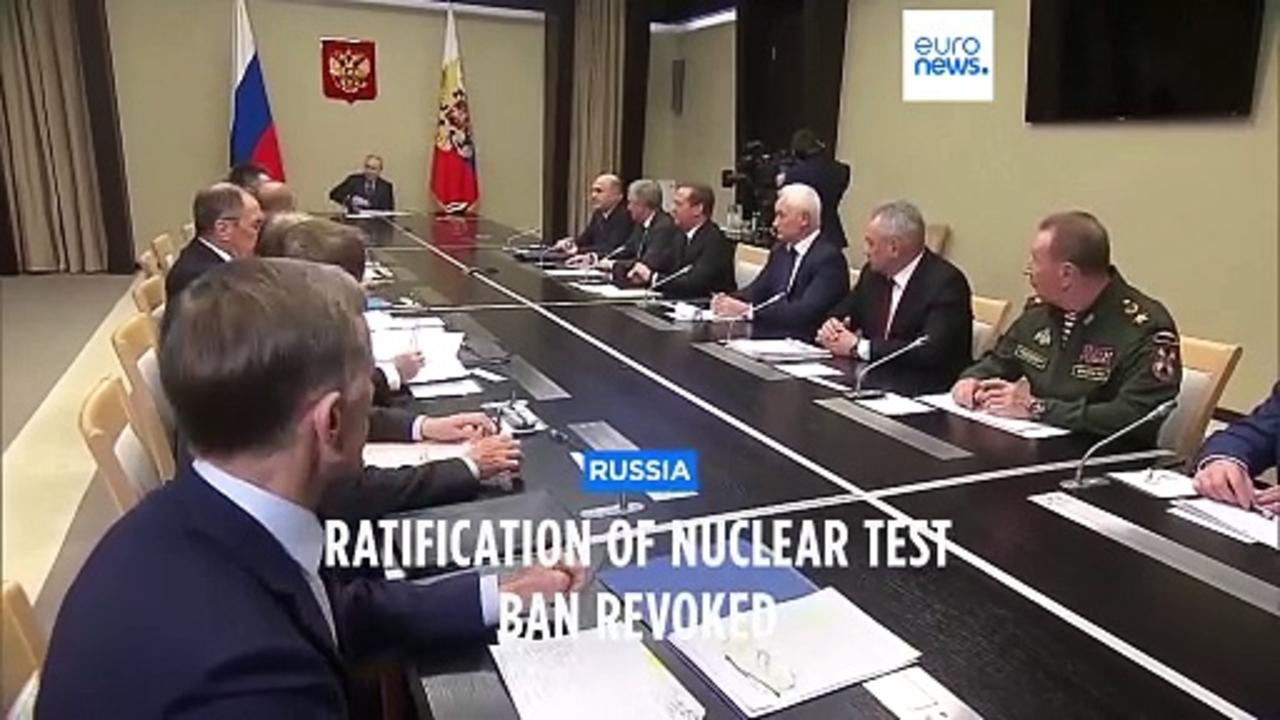 Vladimir Putin signs Russia's withdrawal from the treaty banning nuclear tests