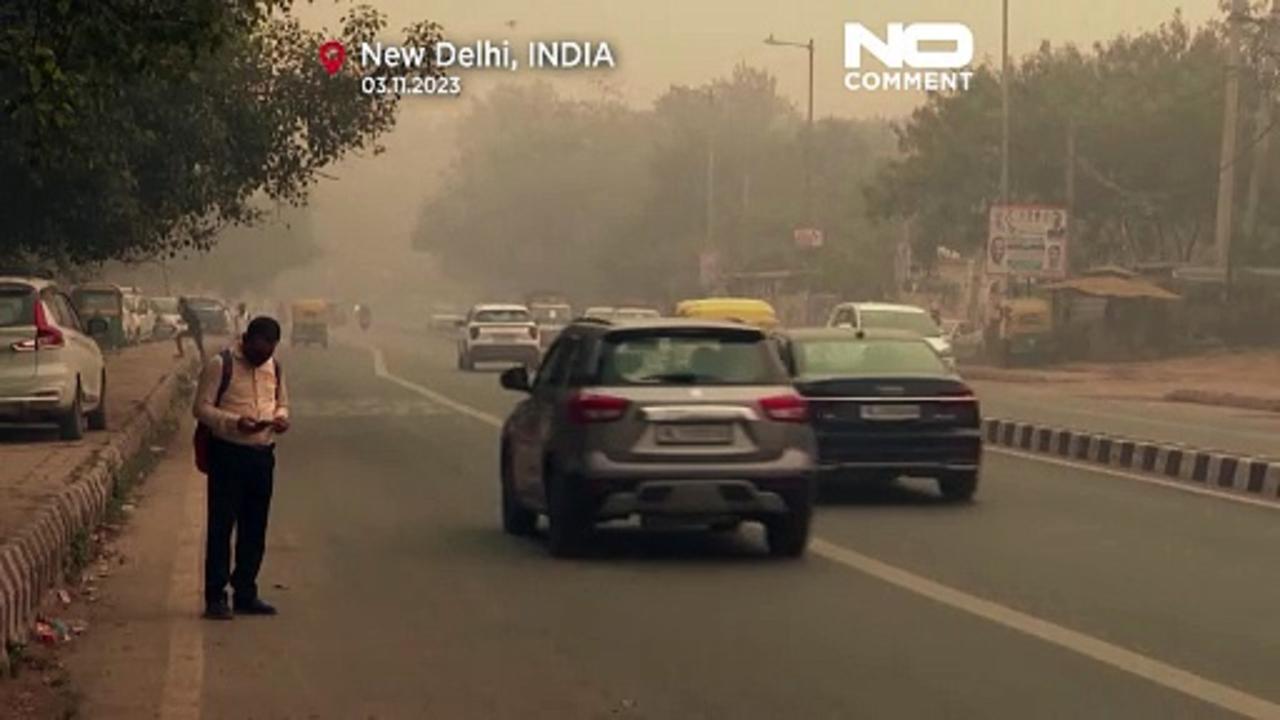 India's capital suffers 'air-apocalypse' as smog descends on New Delhi