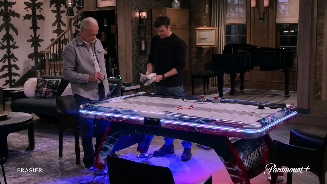 Frasier 1x02 - Frasier's New Dining Room Table