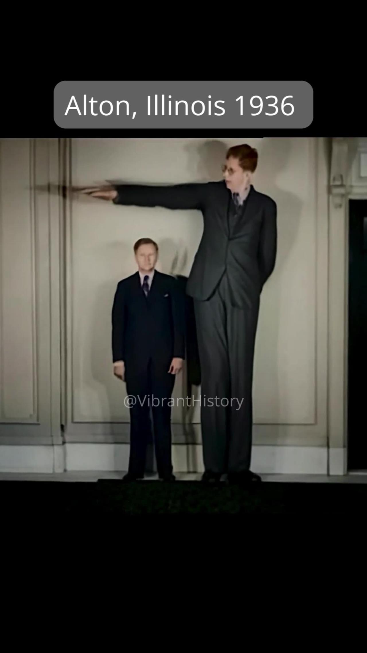 World's tallest man, Robert Wadlow - One News Page VIDEO