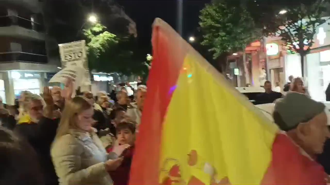 Tarragona rechaza la amnistía al golpe con gritos: "Pedro Sánchez a prisión"