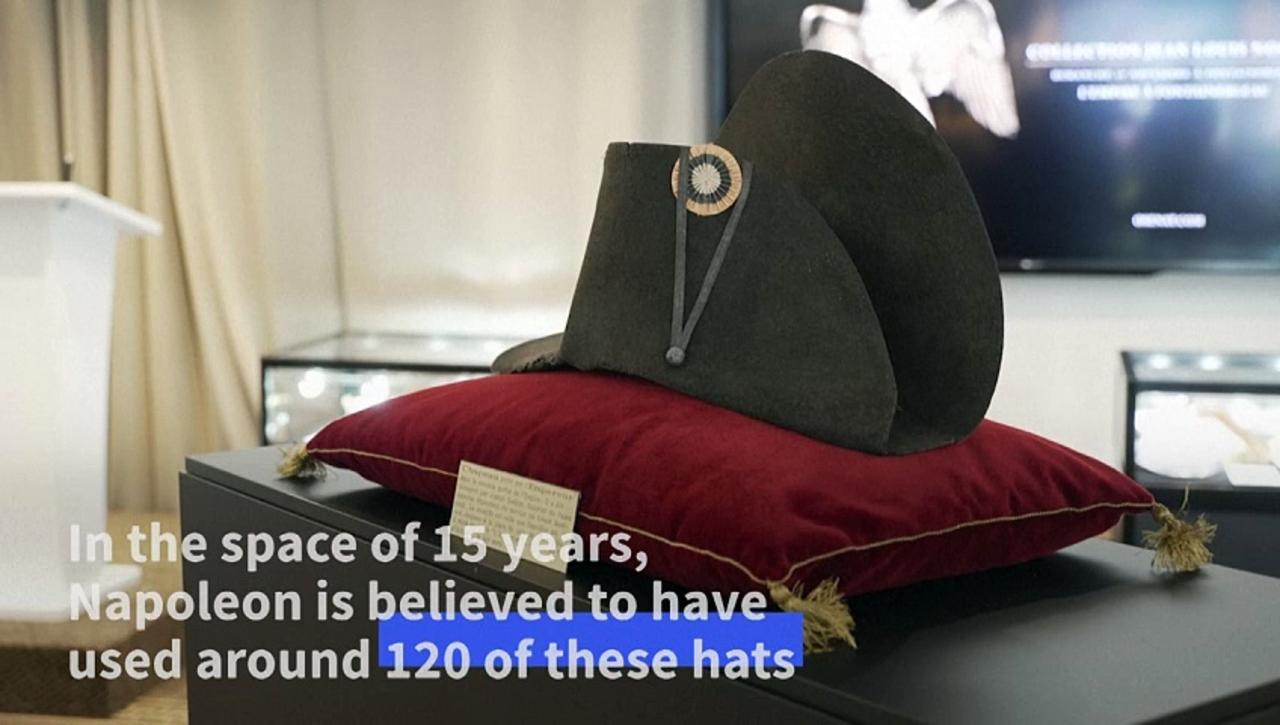 A Napoleon I bicorne hat up for auction in Paris