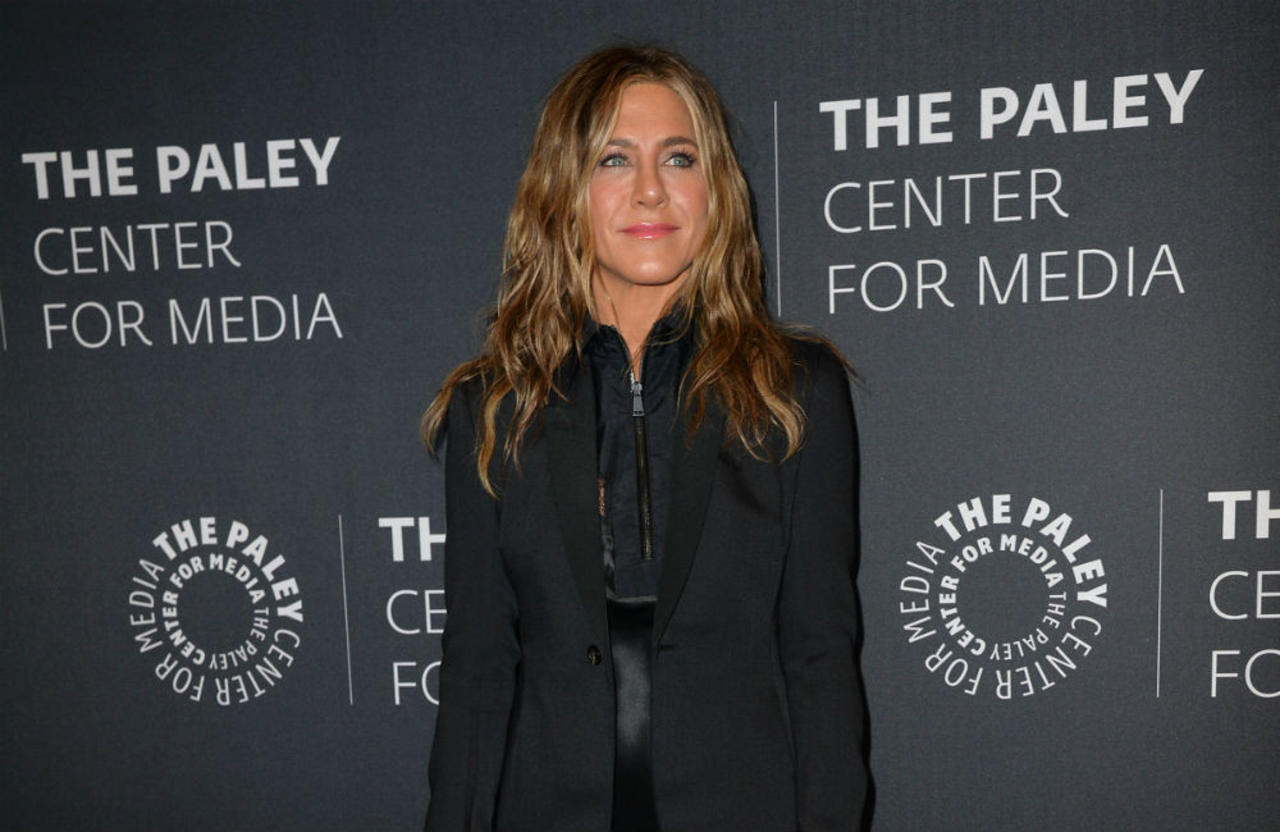 Jennifer Aniston 'knocked off her feet' by by 'Friends' co-star Matthew Perry's death