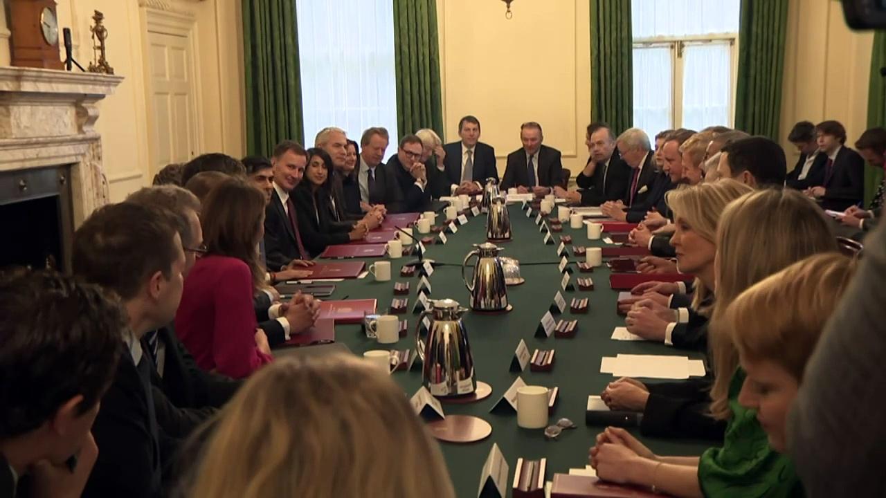 PM welcomes new and old cabinet ministers at meeting