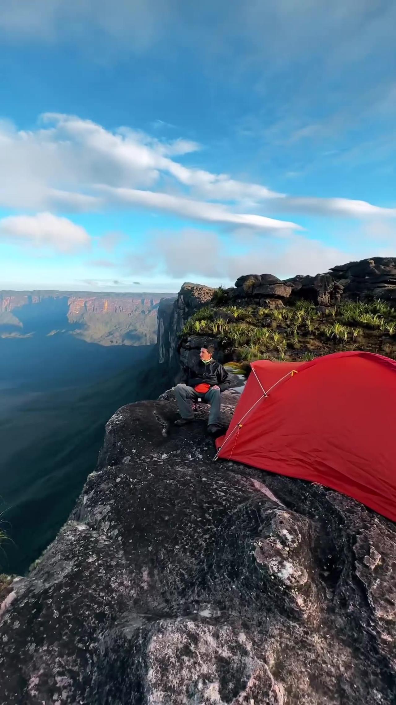 Mount Roraima, Venezuela 📍 😲 Who would - One News Page VIDEO