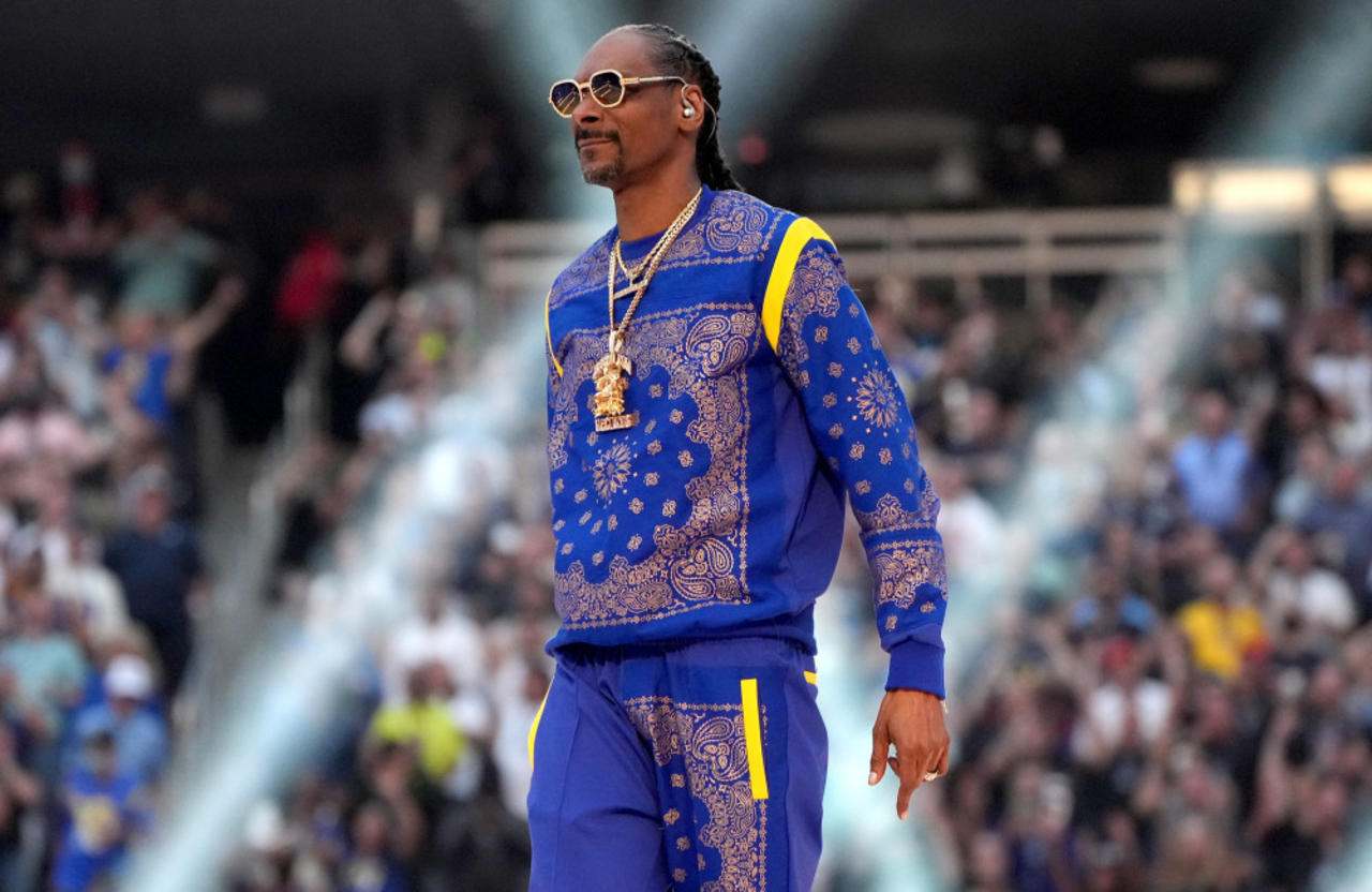 Snoop Dogg has quit smoking