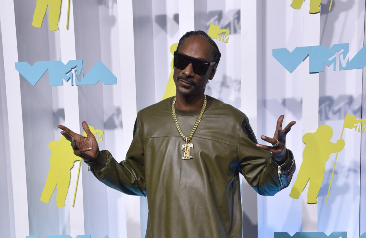Snoop Dogg quits smoking
