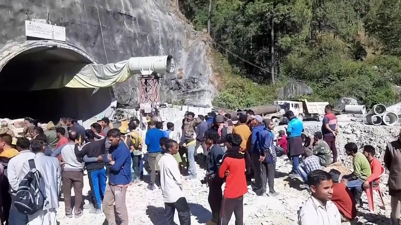 Uttarakhand tunnel: Indian rescue efforts running out of time
