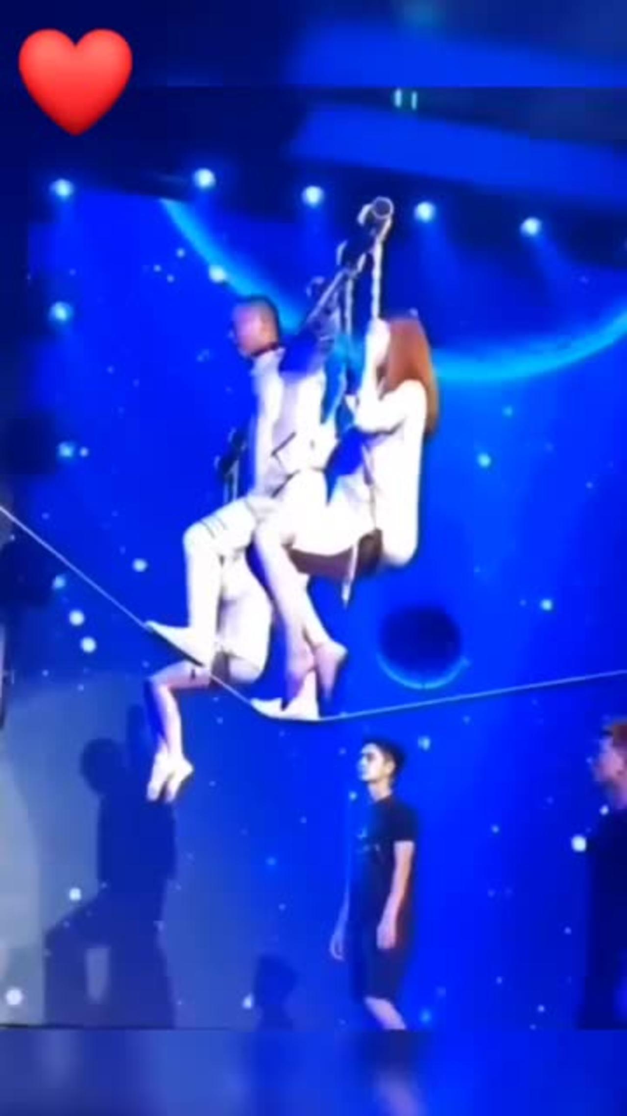 This Zoe Moore Video Will Shock You - b6qzghr