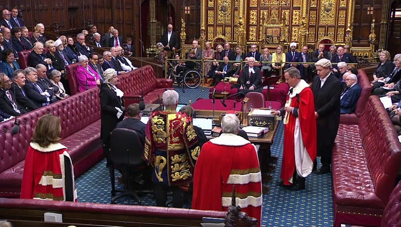 Cameron swears oath during Lords introduction ceremony