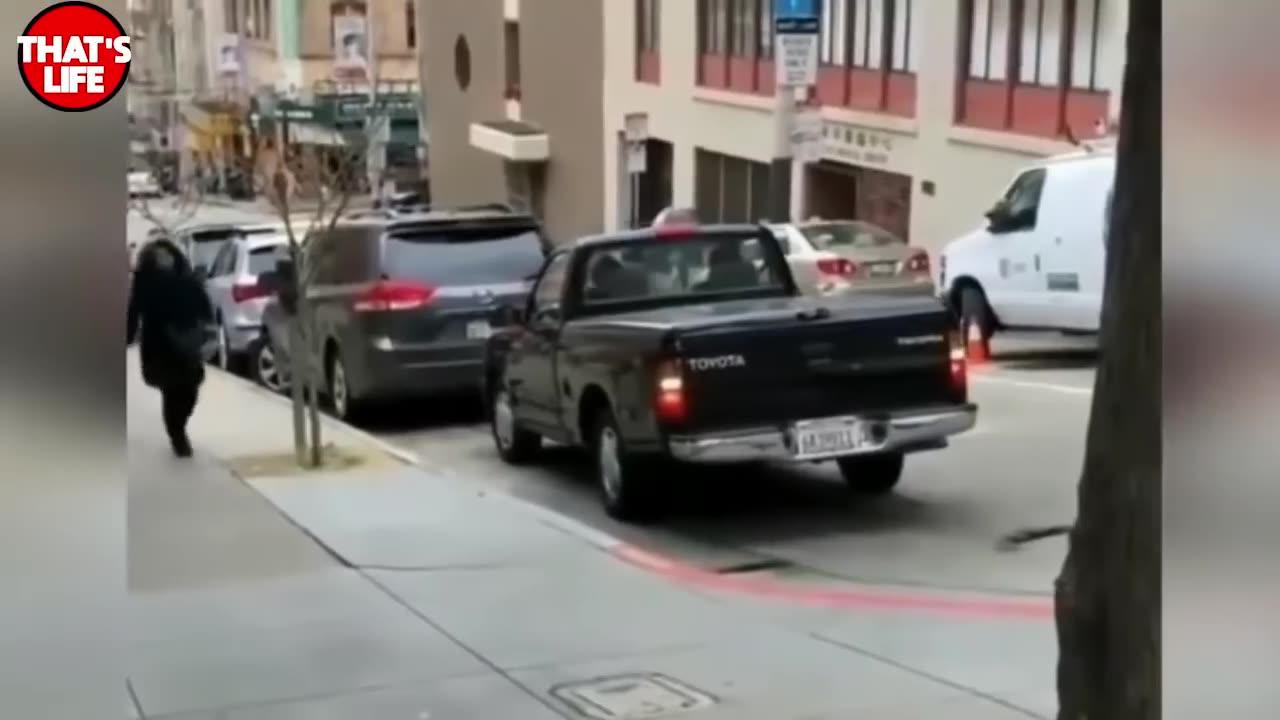 Funny WOMEN FAIL IN TRAFFIC