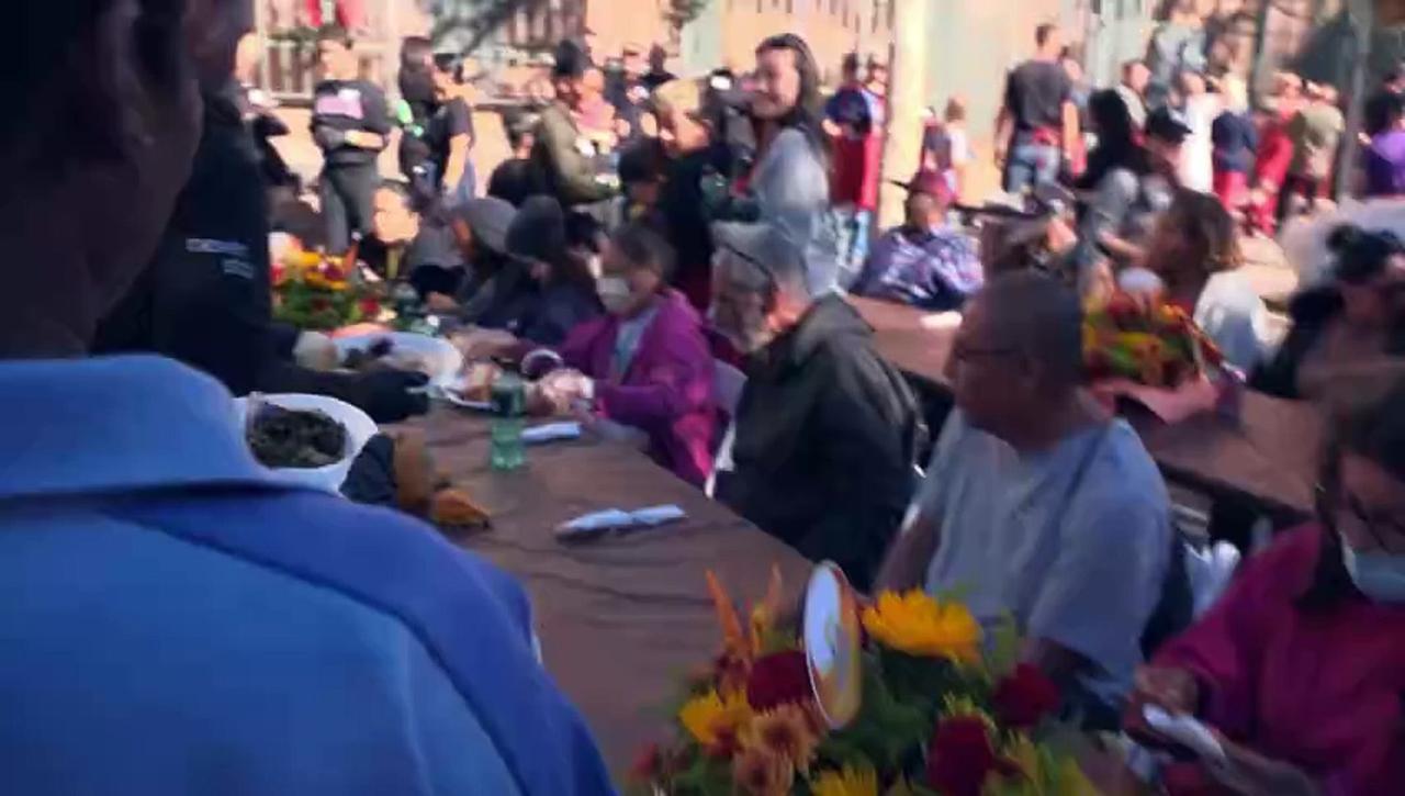 Thanksgiving meal served to homeless living in LA's Skid Row