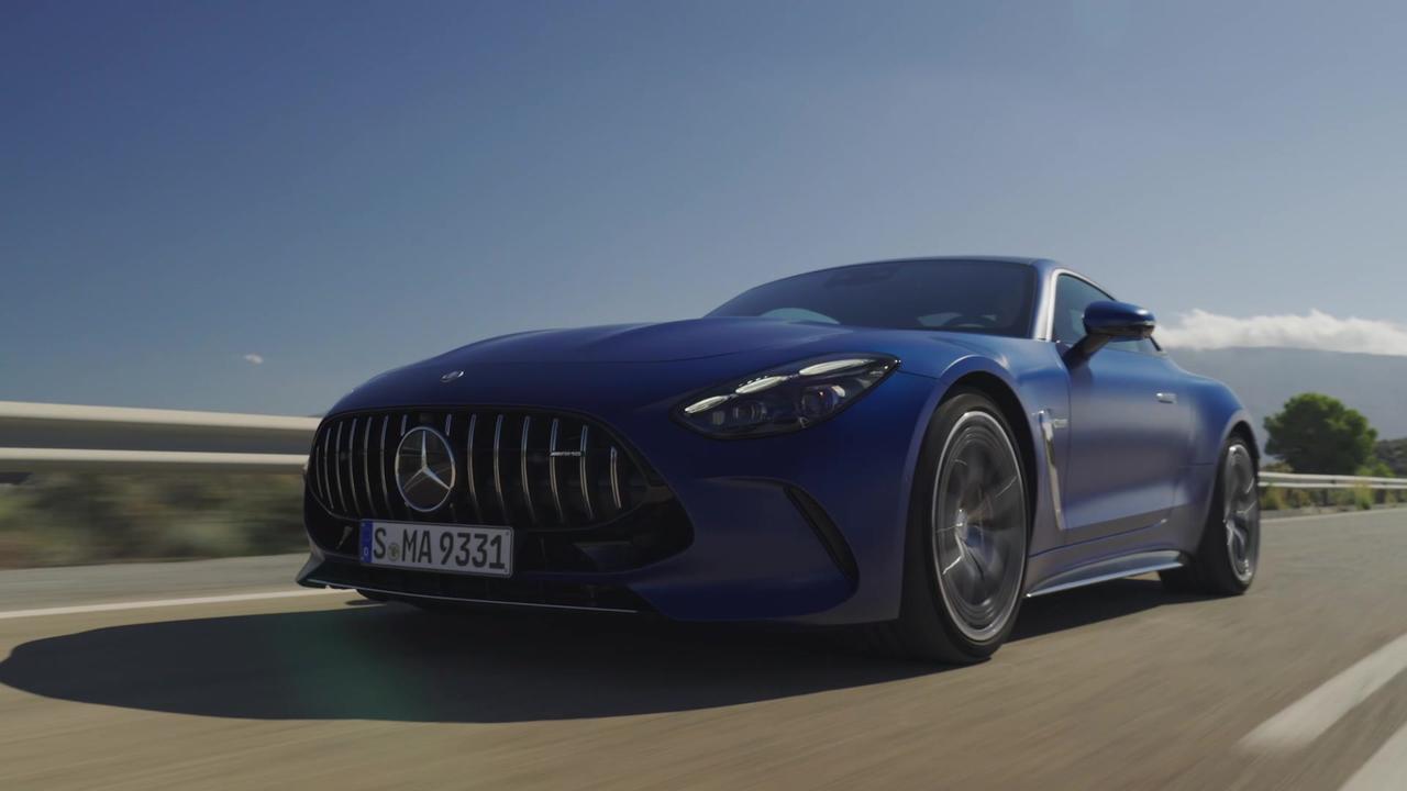 The new Mercedes-AMG GT 63 4MATIC+ Coupe in Spectral Blue Driving Video