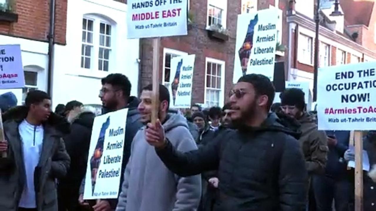 Hizb-ut-Tahrir stage protest outside Egyptian Embassy