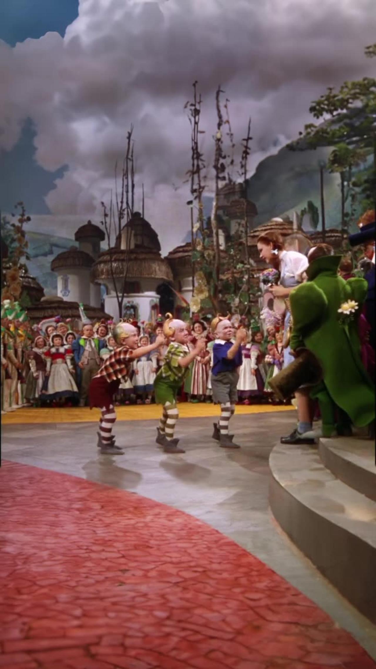 If The Wizard of Oz was filmed Vertically One News Page VIDEO