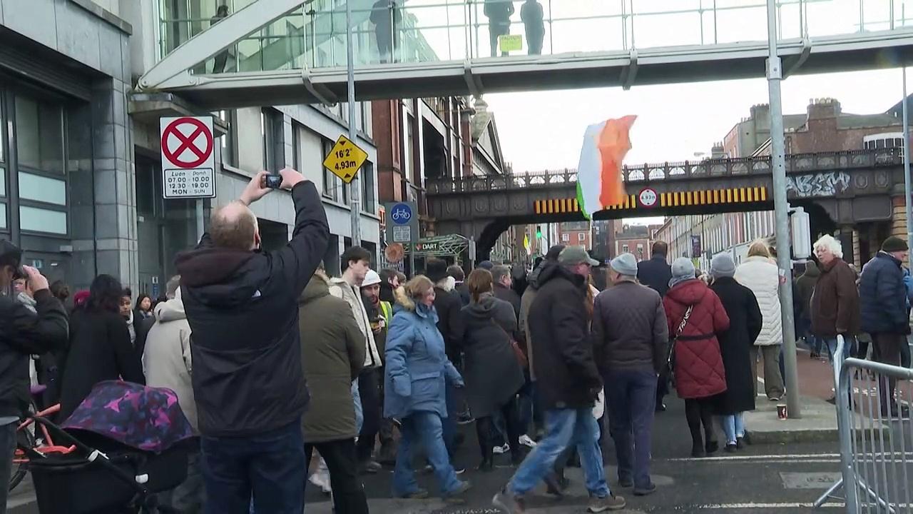 Fans line Dublin streets to bid farewell to Irish songwriter Shane MacGowan