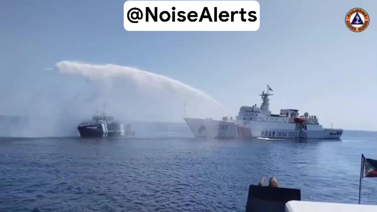 🇨🇳 South China Sea: Chinese forces used water cannons against the Philippine ship Datu Tamblot.
