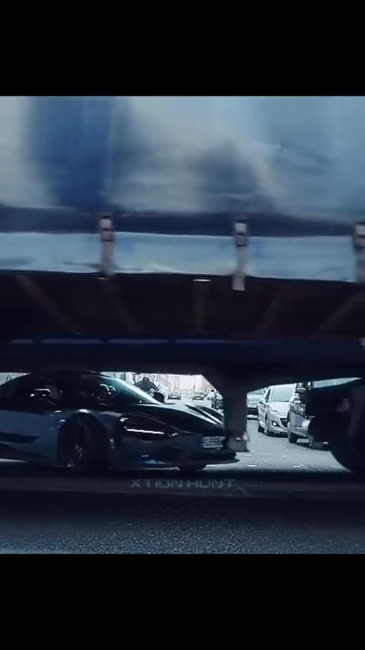 Awesome Hollywood stunt full screen WhatsApp One News Page VIDEO