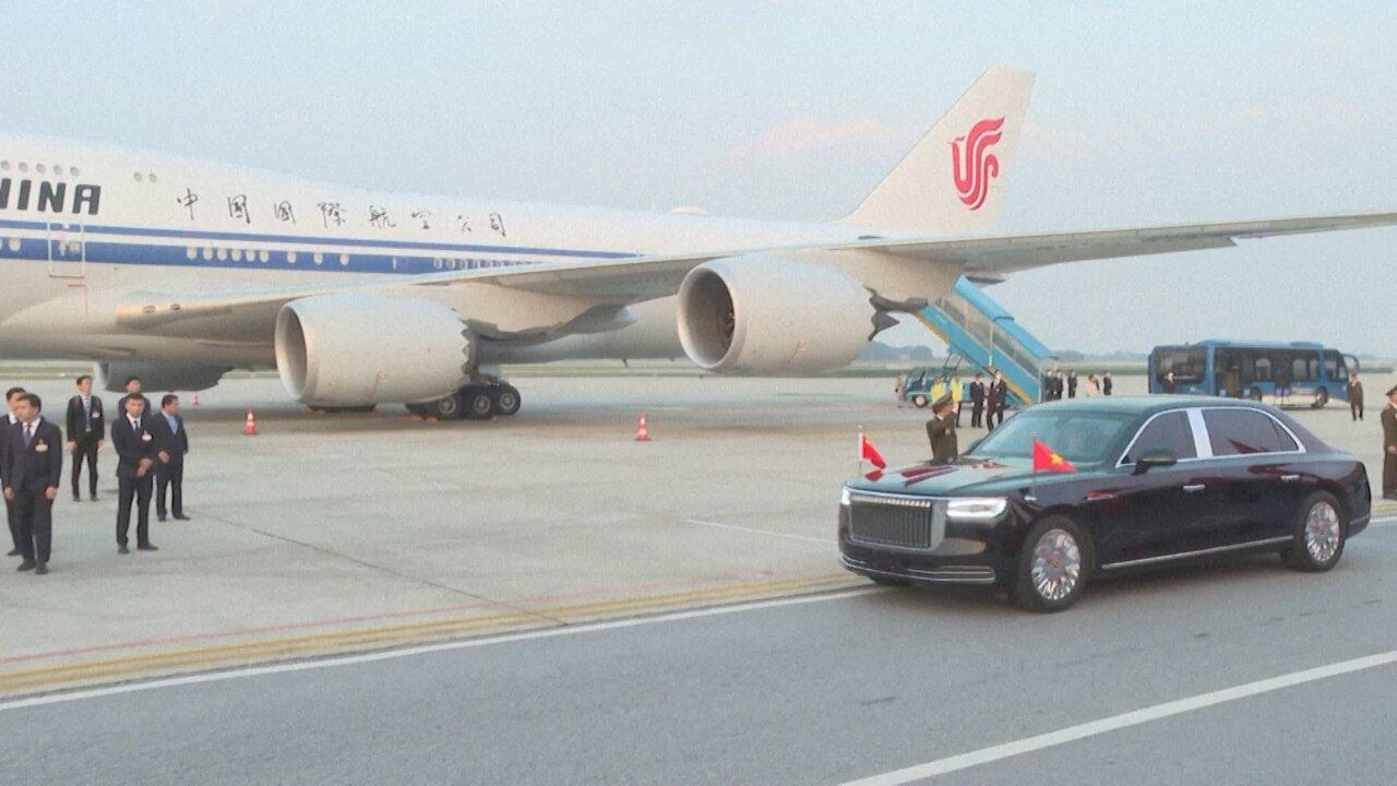 Chinese President Xi Jinping leaves Vietnam