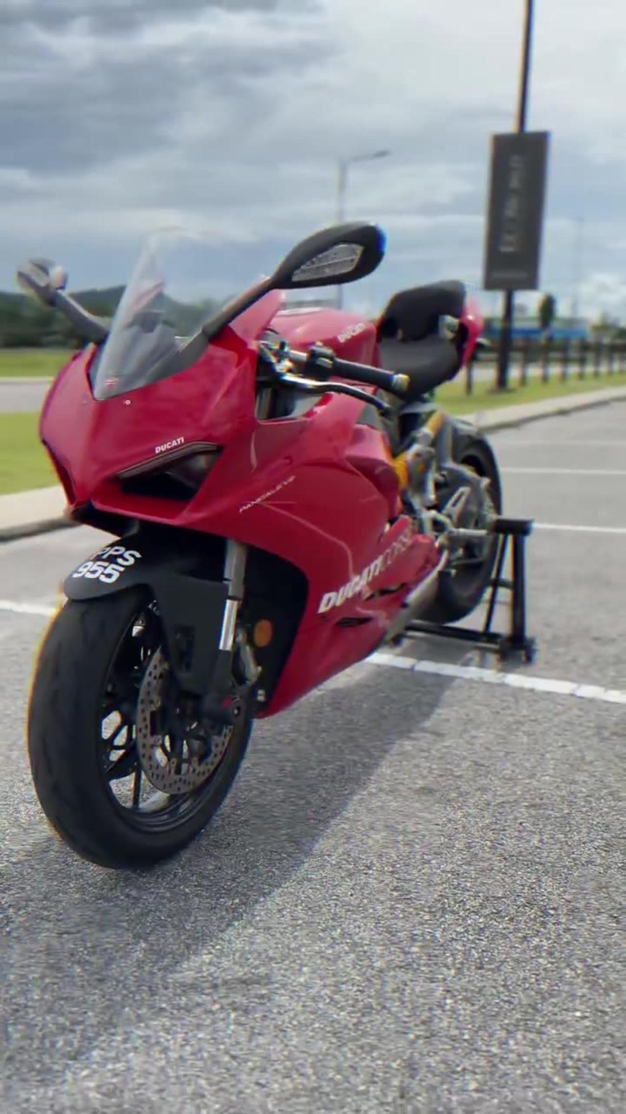 Ducati Panigale v2