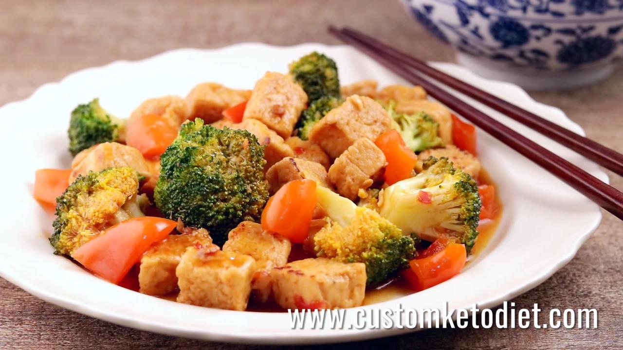 Hunan-Style Quorn & Broccoli Stir-Fry