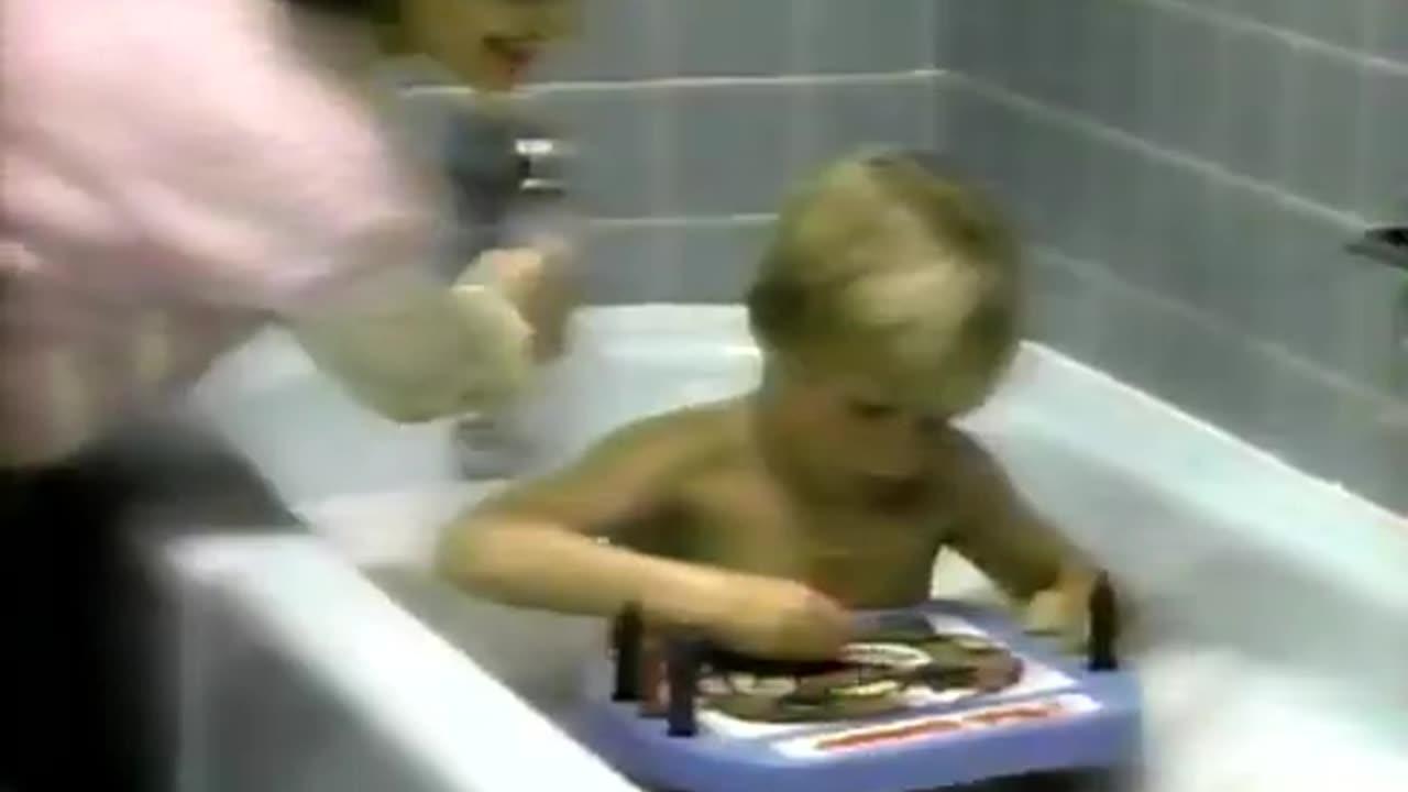 December 18, 1986 - Tub Doodler is Perfect for Christmas
