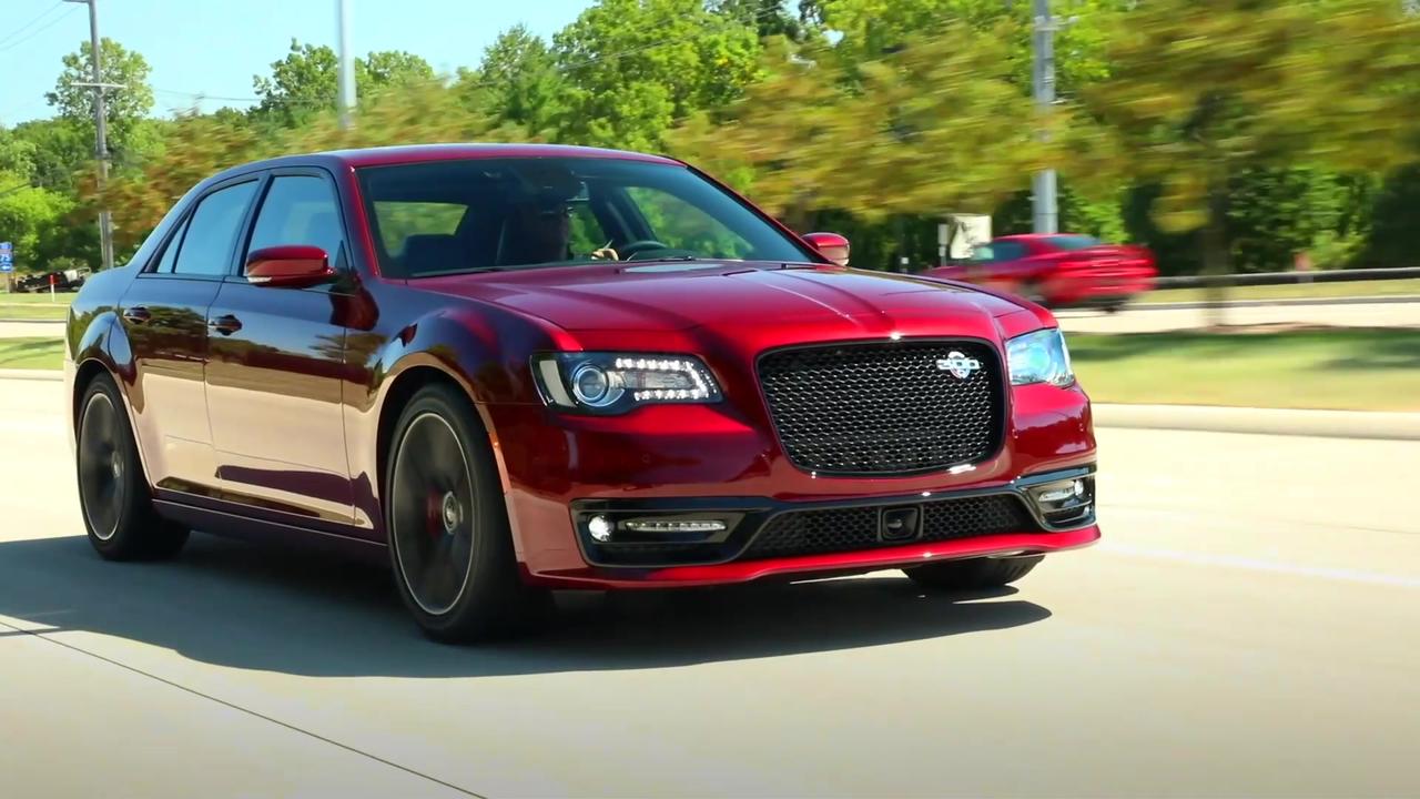 2023 Chrysler 300C Driving Video