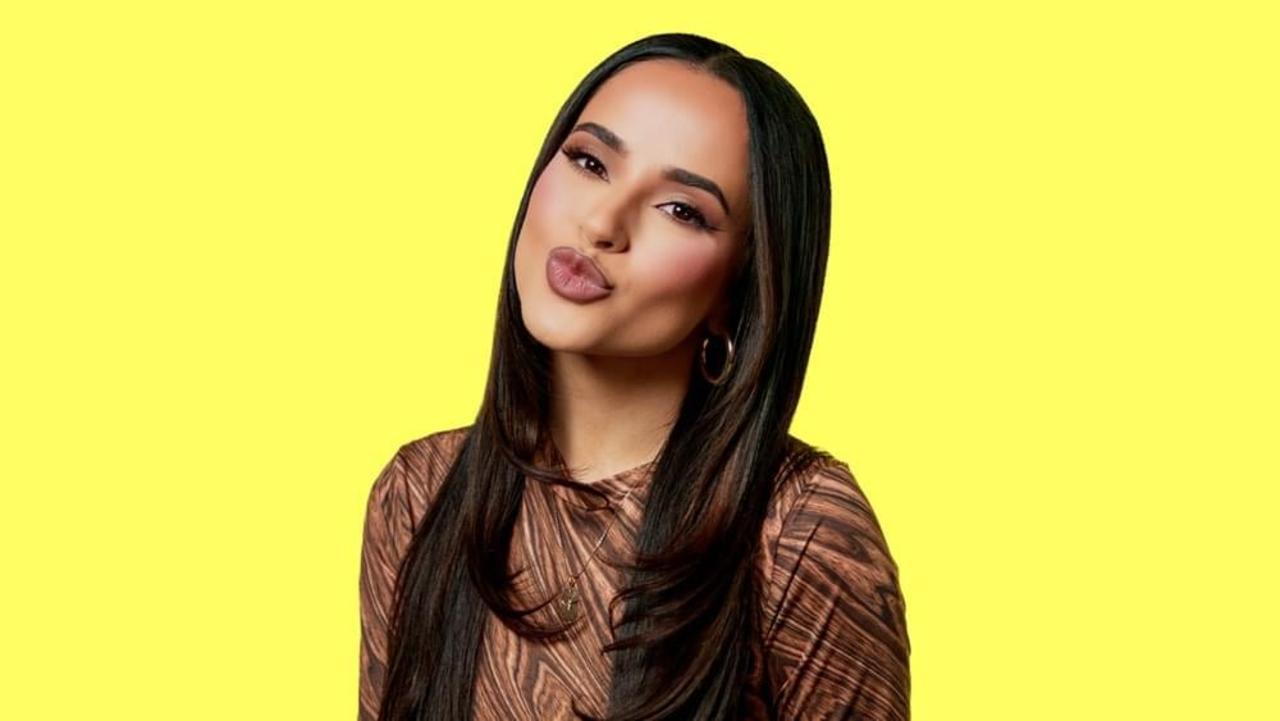 Becky G 'CRIES IN SPANISH' Letra Oficial Y Significado | Verified