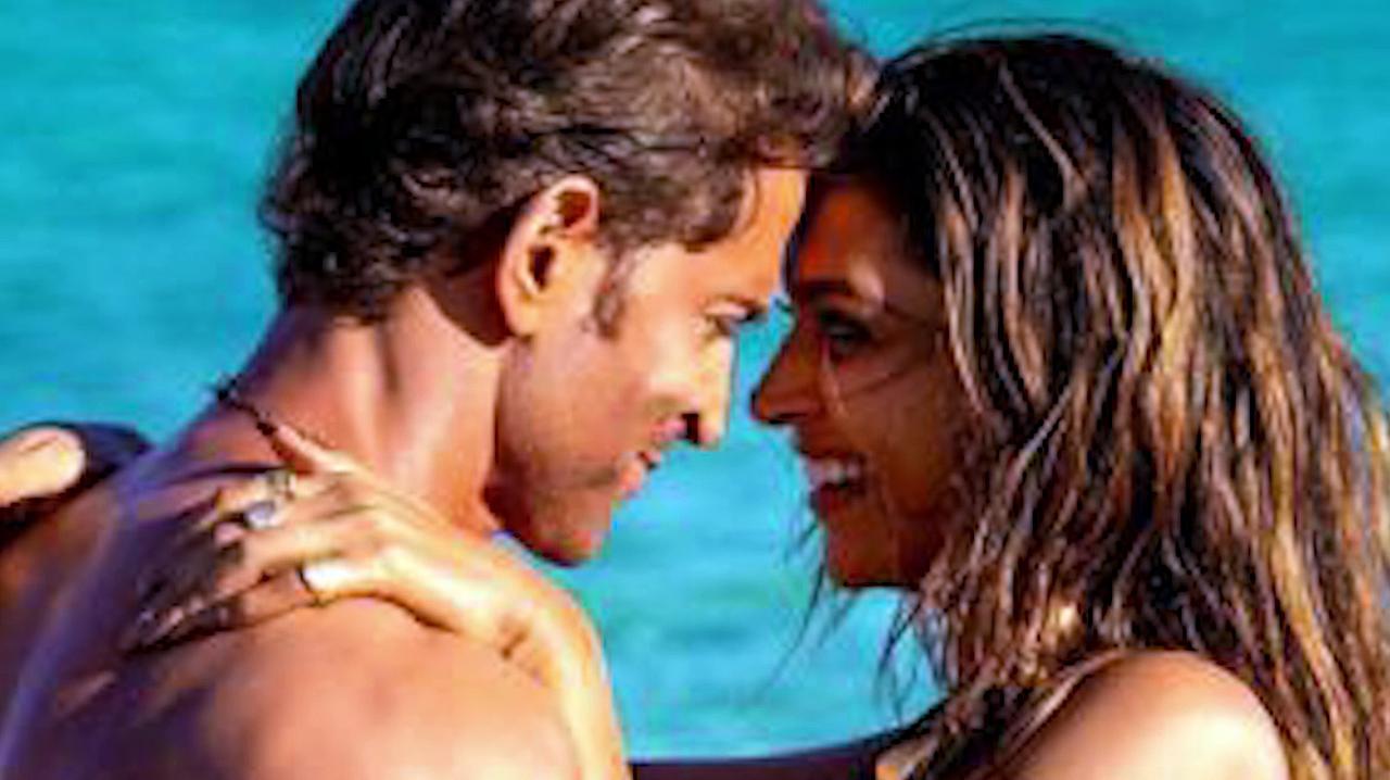 Fighter song ‘Ishq Jaisa Kuch’ OUT Hrithik-Deepika are a match made in heaven !