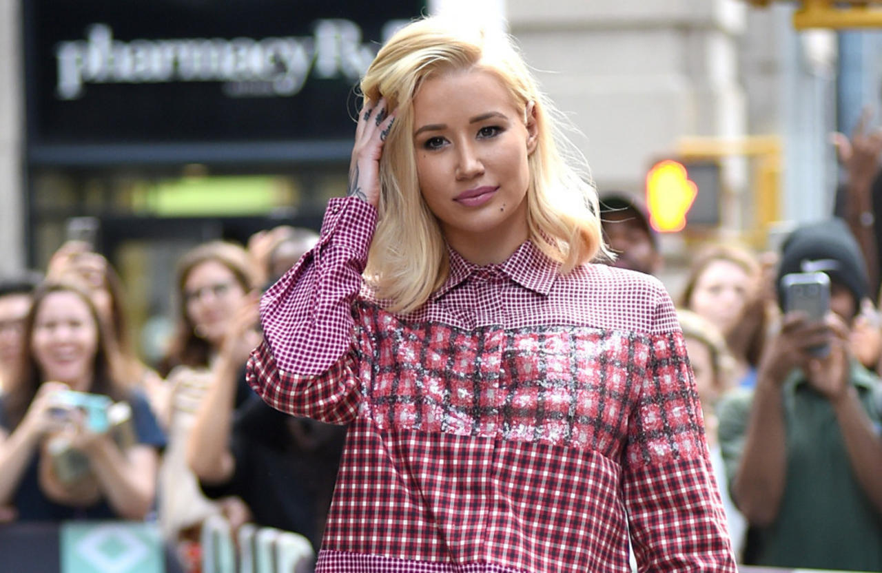 Iggy Azalea takes swipe at Playboi Carti for allegedly not visiting their son often