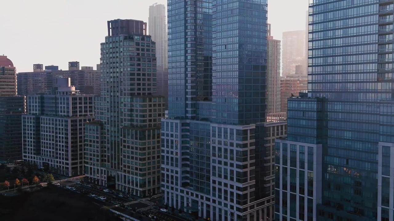 Concrete Canyons: Midtown Manhattan Drone Exploration in 4K