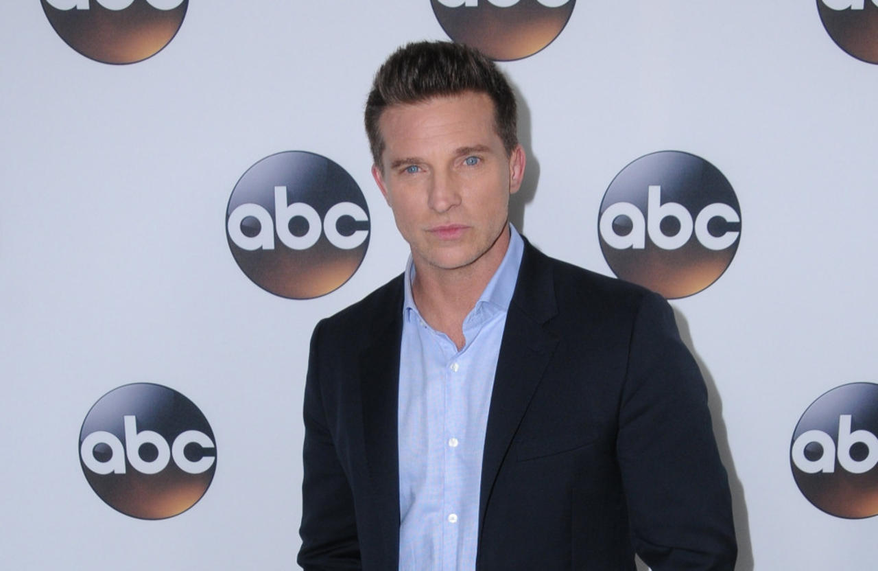 Former 'General Hospital' star Steve Burton has finalised his divorce from his ex-wife